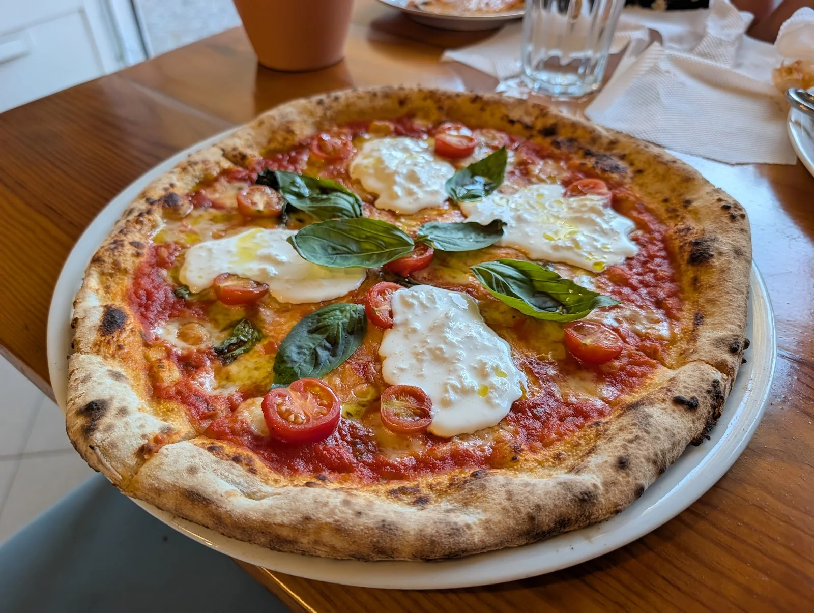 Pizza à mesa na Avó Maria